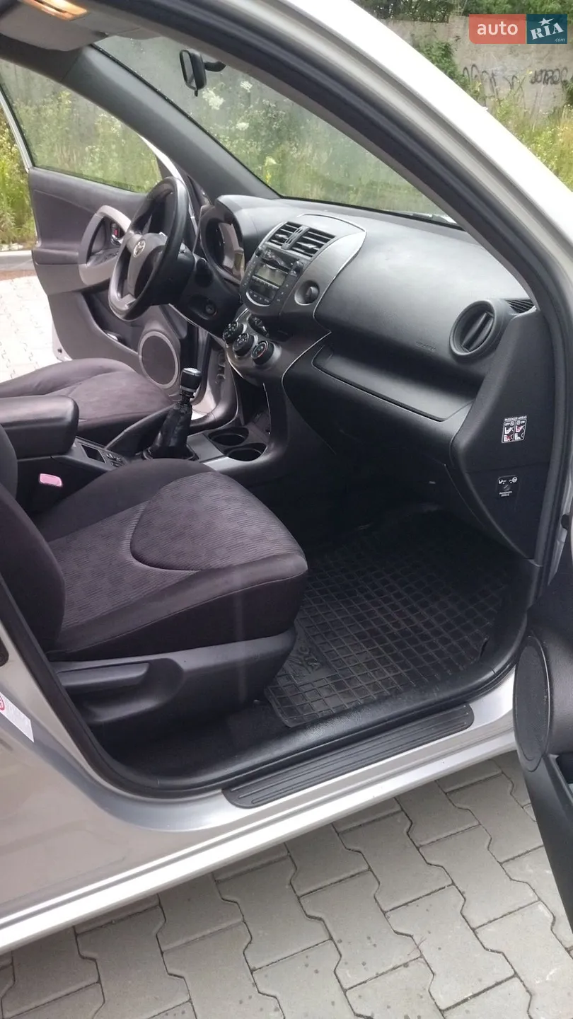 2010 Toyota RAV 4 - мініатюра 6
