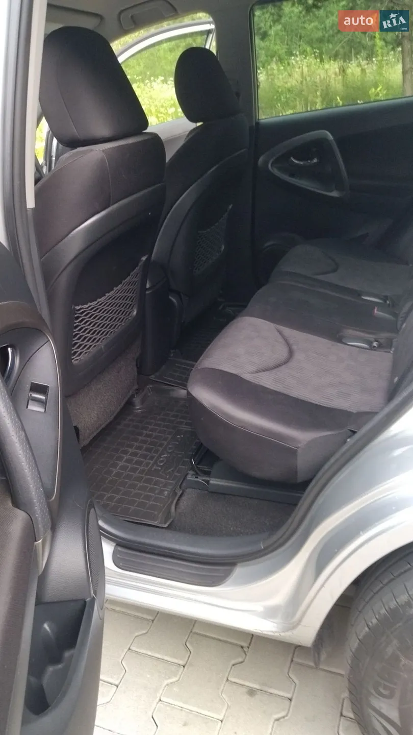 2010 Toyota RAV 4 - мініатюра 8