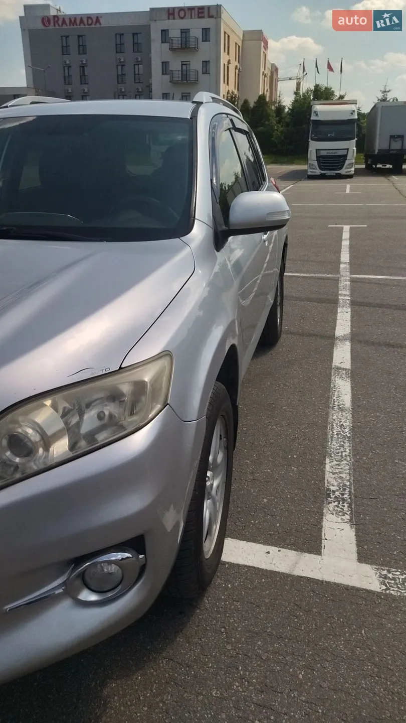 2010 Toyota RAV 4 - мініатюра 4