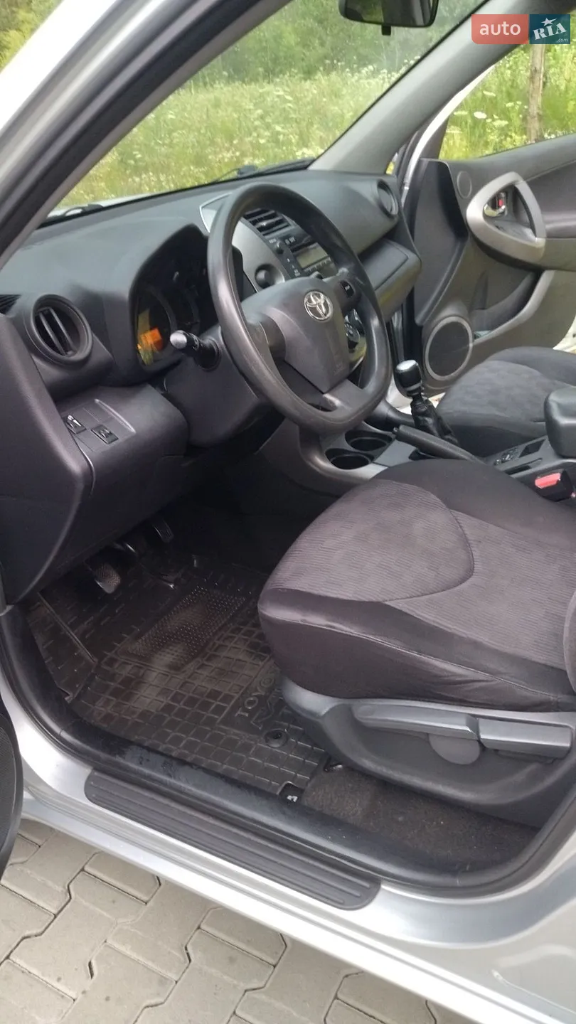 2010 Toyota RAV 4 - мініатюра 7