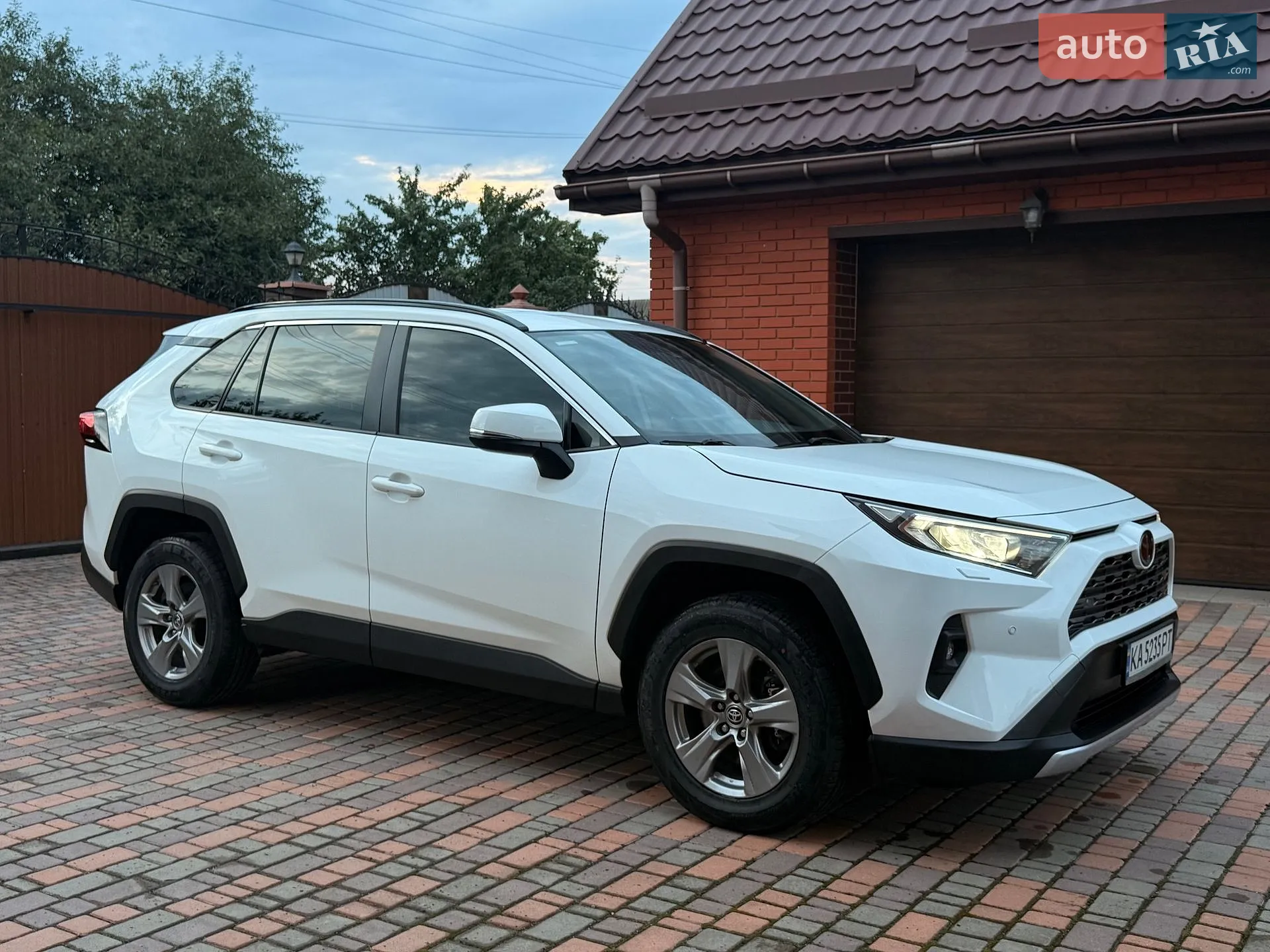 2022 Toyota RAV 4 - мініатюра 13