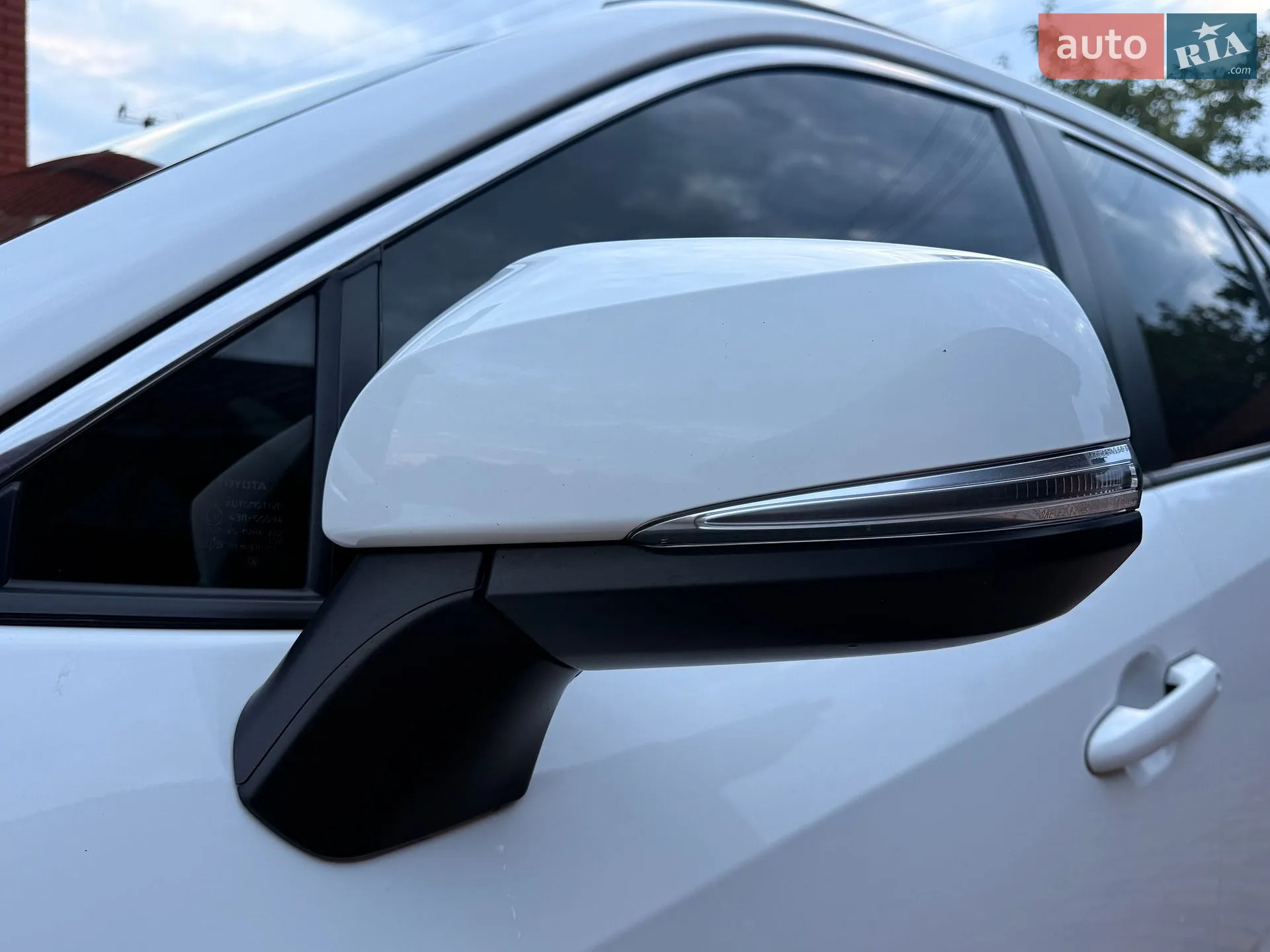 2022 Toyota RAV 4 - мініатюра 17