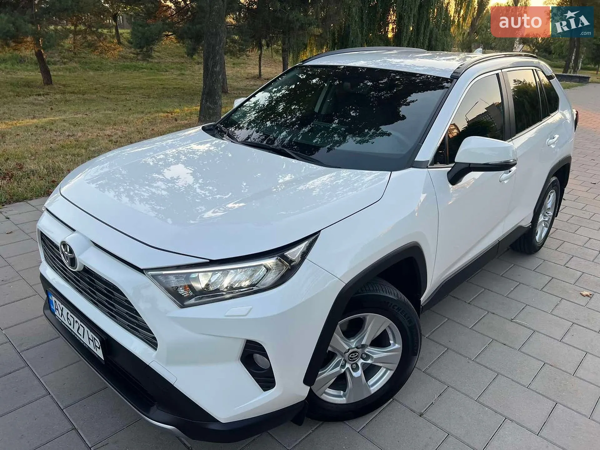 2019 Toyota RAV 4 - мініатюра 5