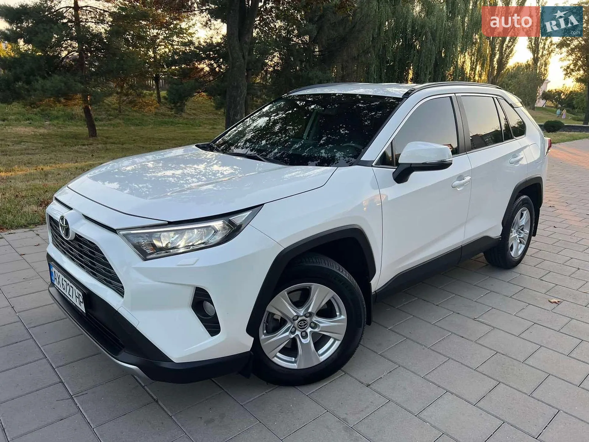 2019 Toyota RAV 4 - мініатюра 8