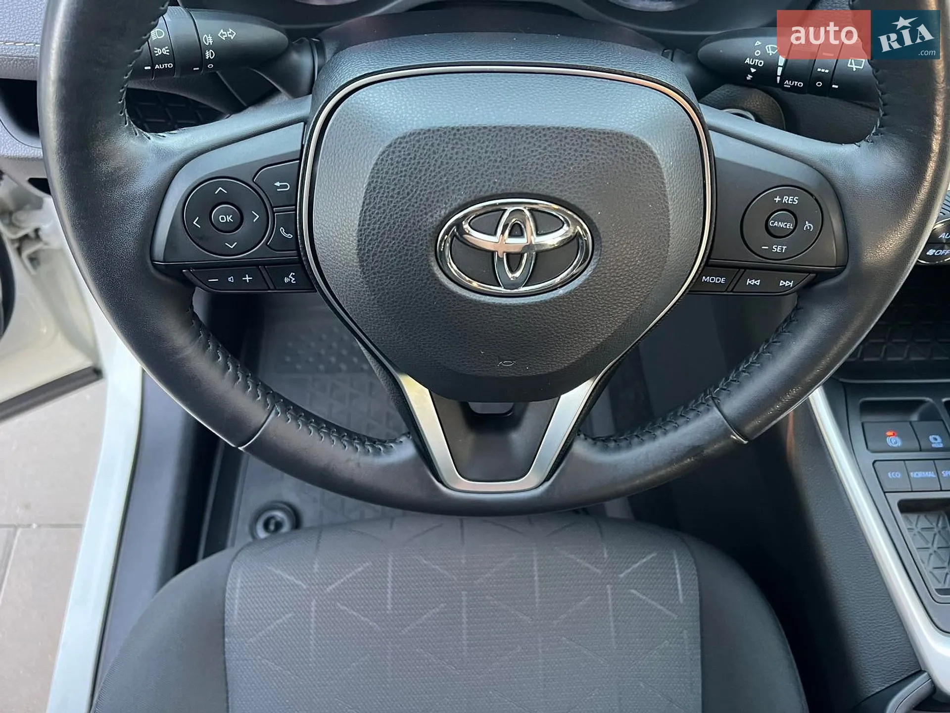 2019 Toyota RAV 4 - мініатюра 42