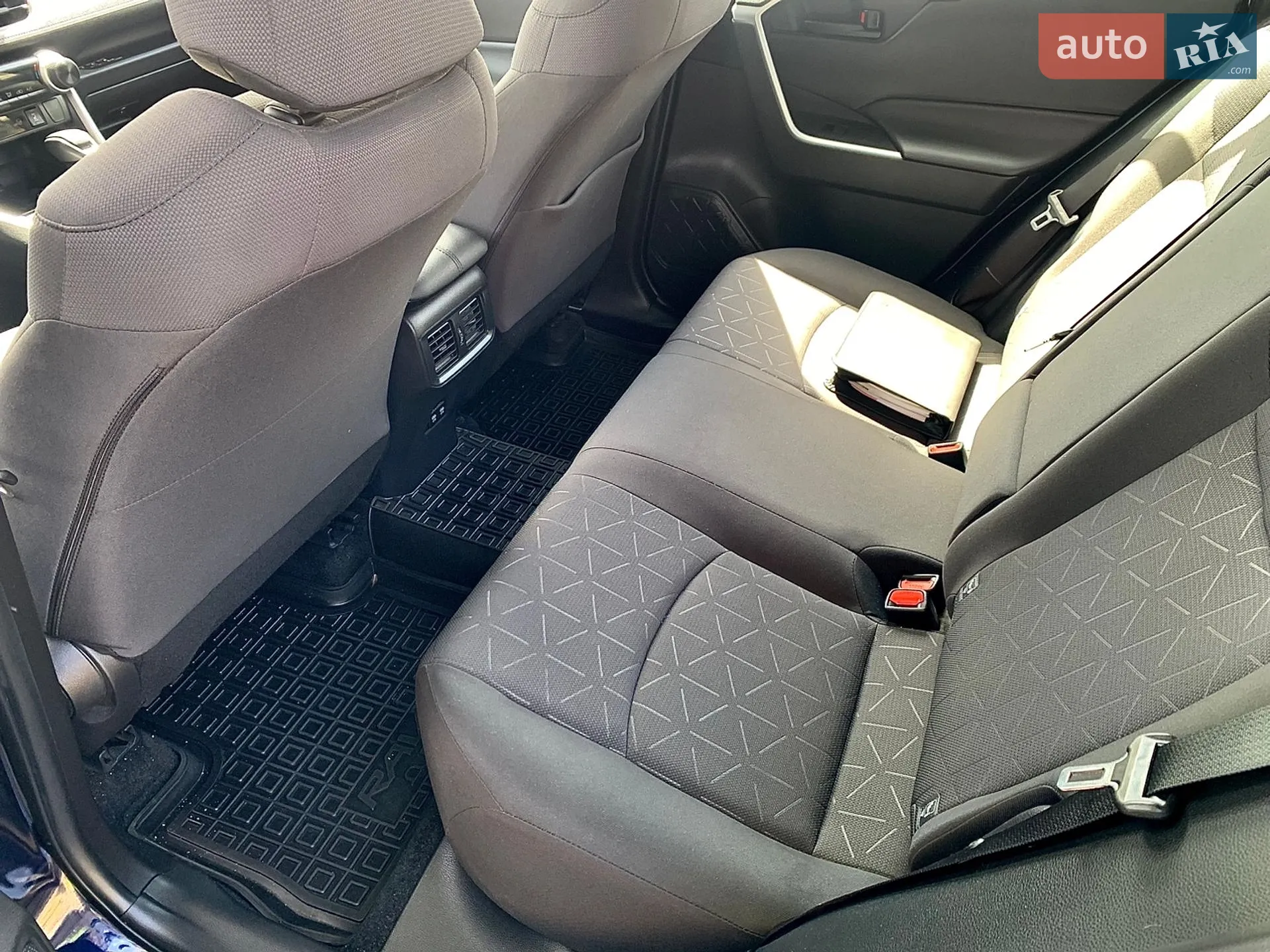 2021 Toyota RAV 4 - мініатюра 23