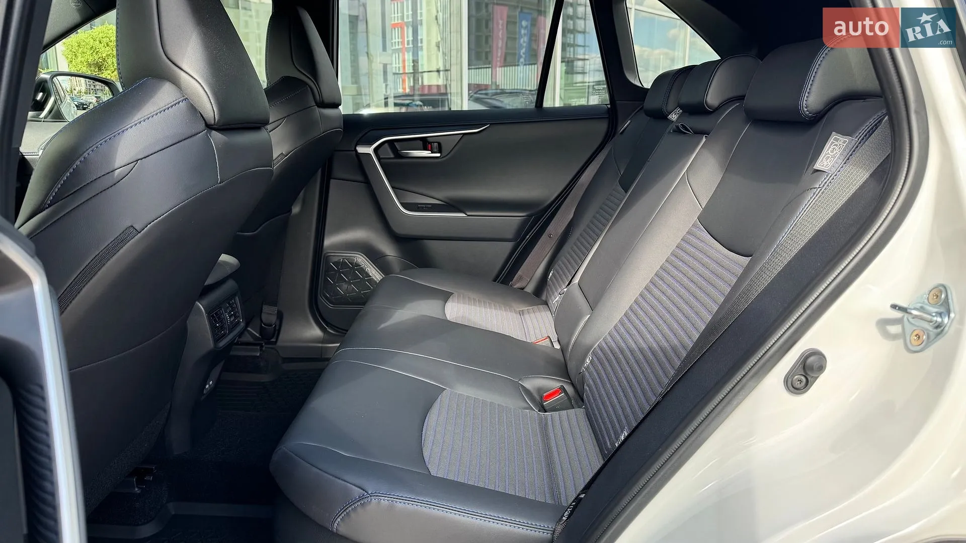 2025 Toyota RAV 4 - мініатюра 23