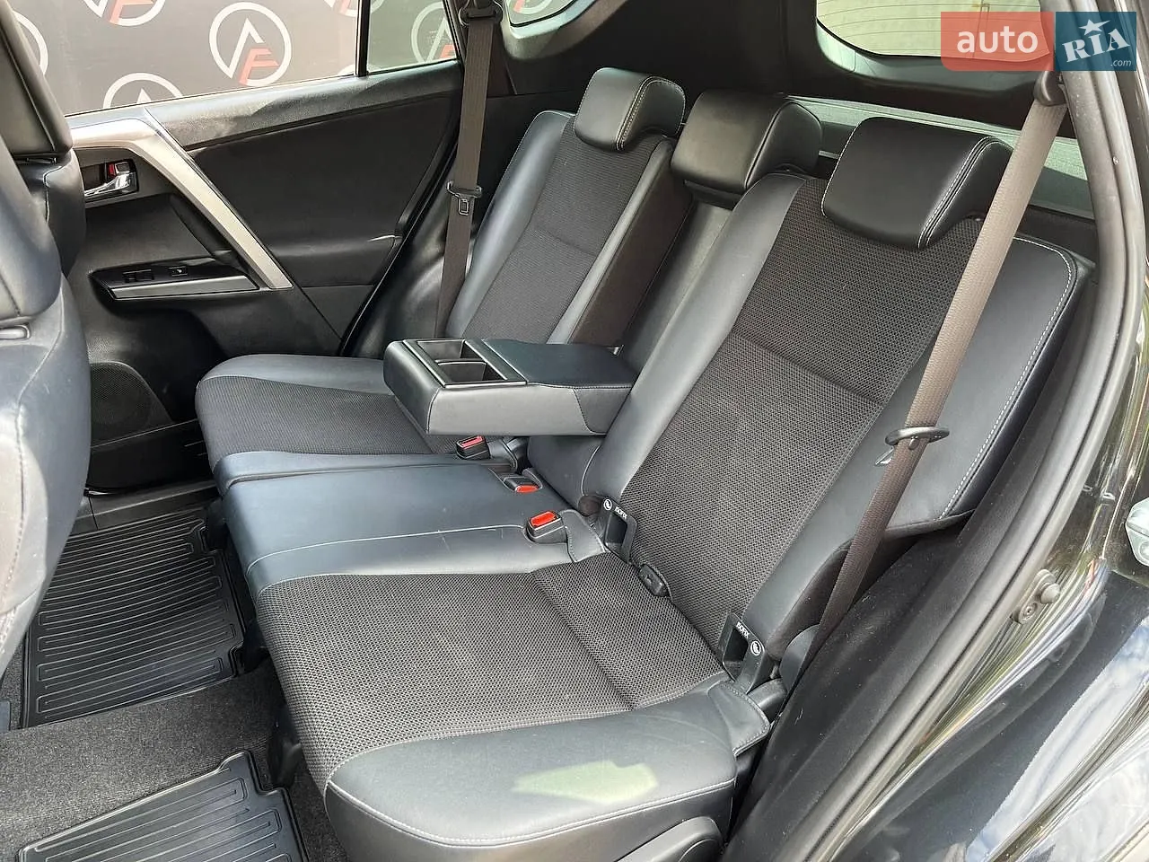 2017 Toyota RAV 4 - мініатюра 14