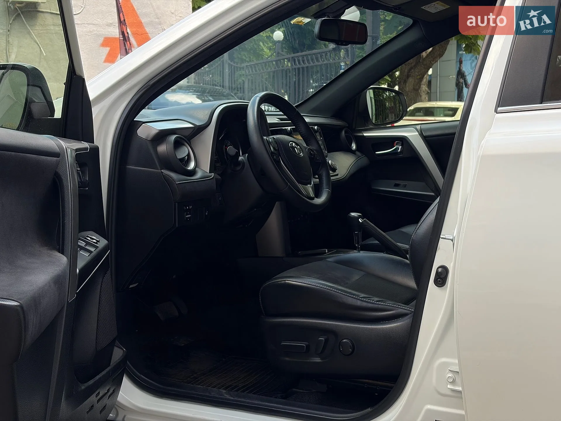 2017 Toyota RAV 4 - мініатюра 19