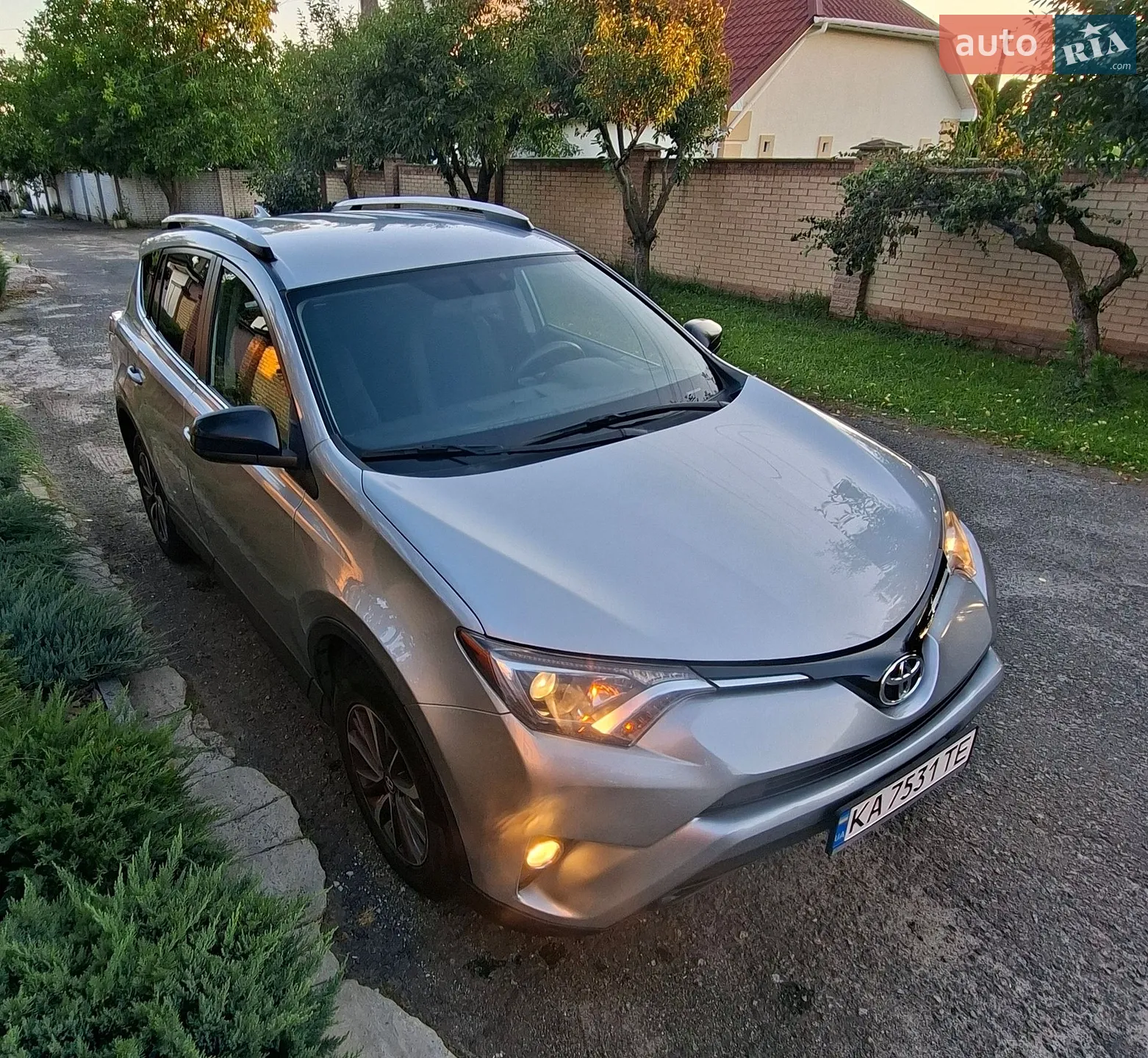 2016 Toyota RAV 4 - мініатюра 6