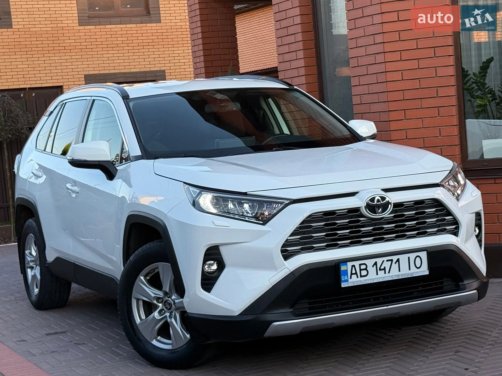 2019 Toyota RAV 4 - мініатюра 9