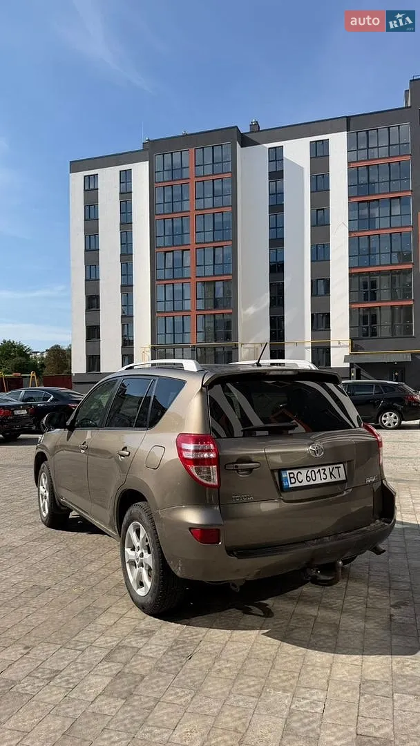 2010 Toyota RAV 4 - мініатюра 9
