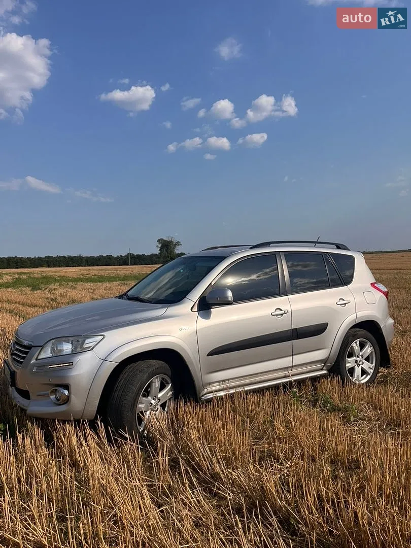 2011 Toyota RAV 4 - мініатюра 2