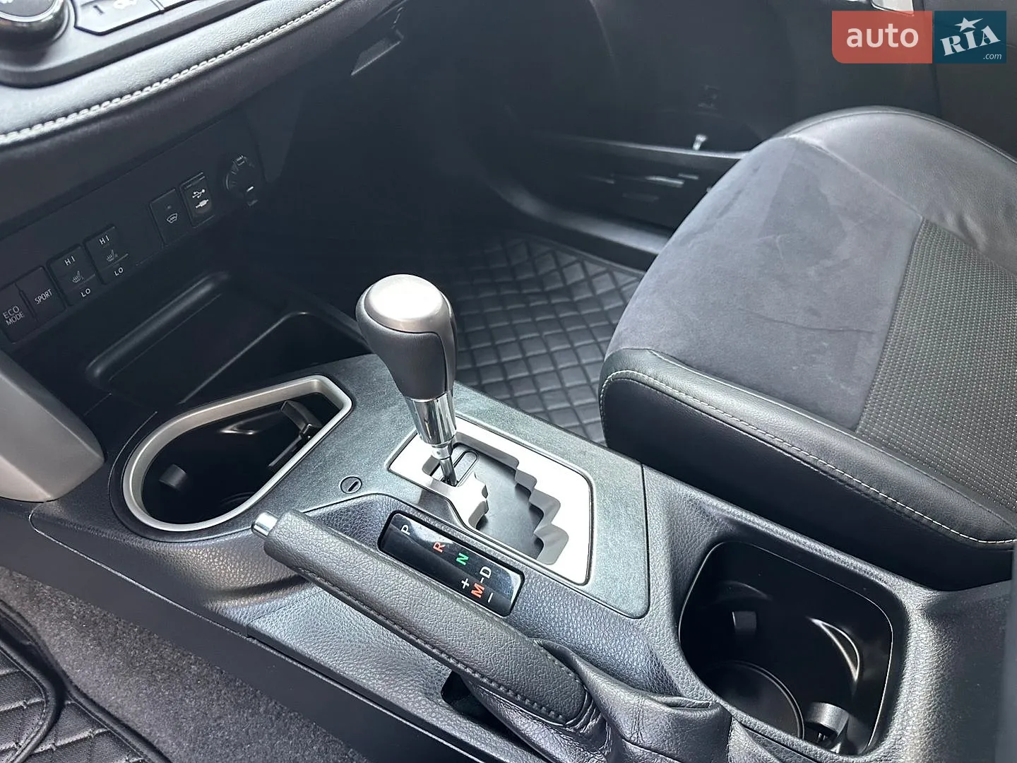 2016 Toyota RAV 4 - мініатюра 92
