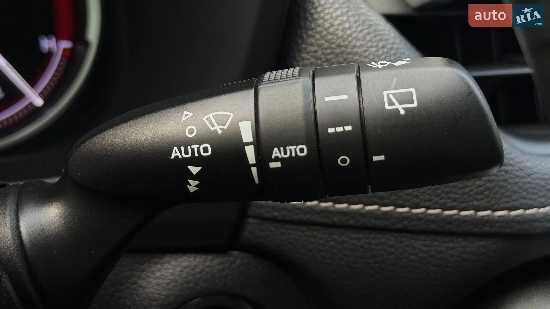 2019 Toyota RAV 4 - мініатюра 32