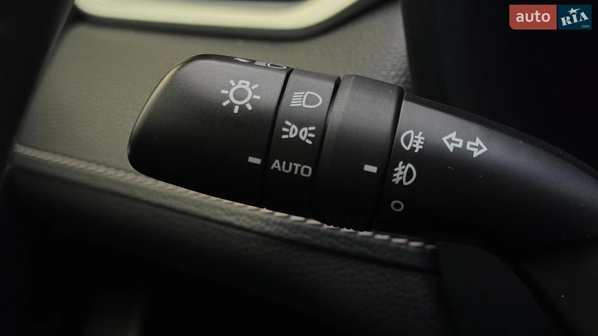 2019 Toyota RAV 4 - мініатюра 29