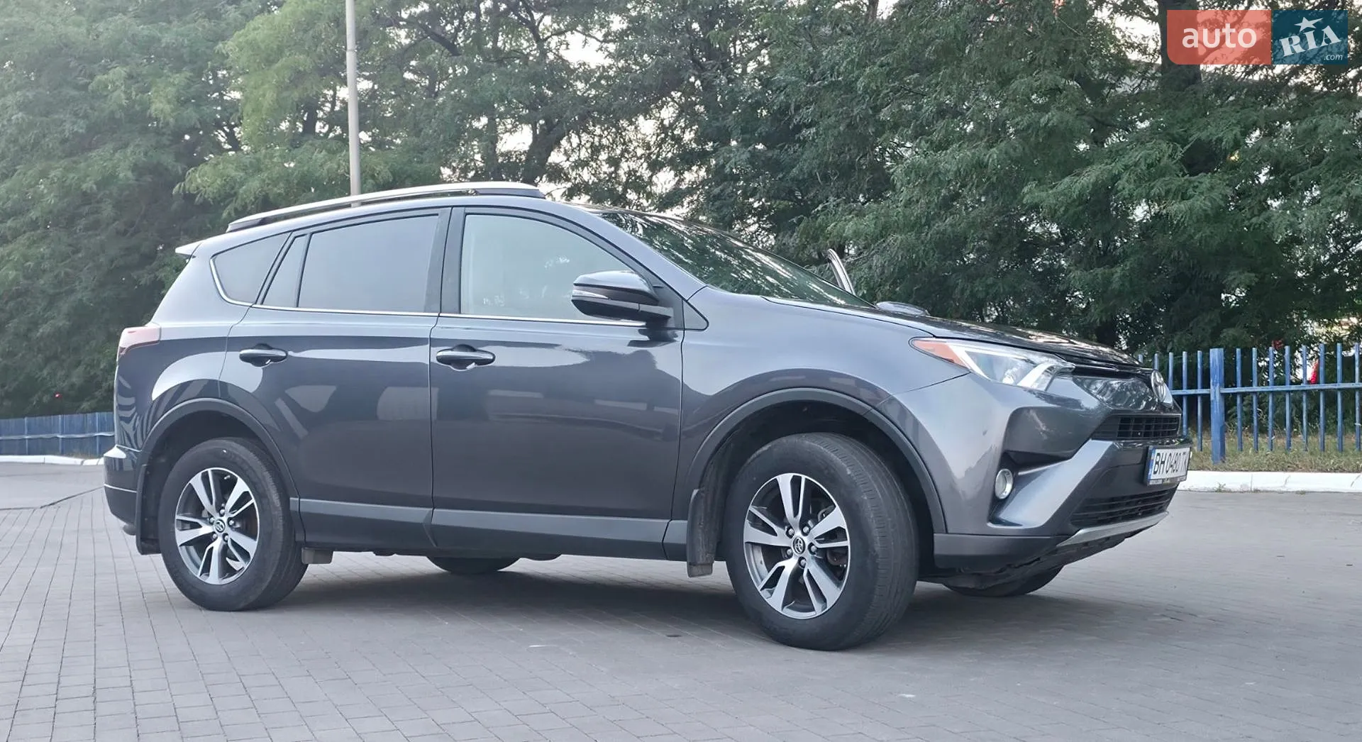 2016 Toyota RAV 4 - мініатюра 2