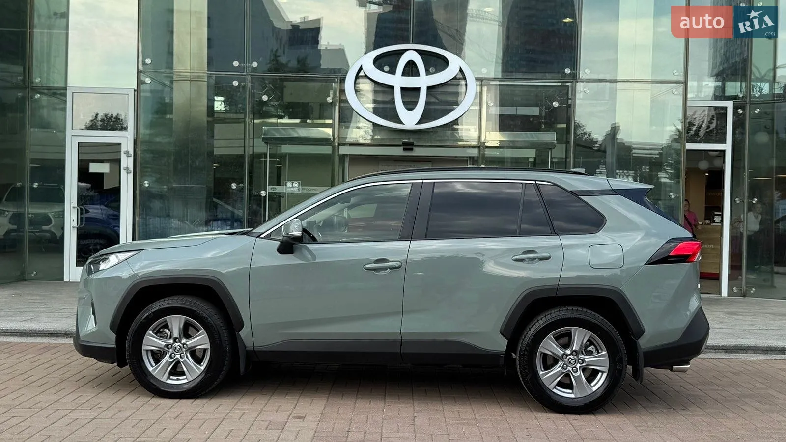 2025 Toyota RAV 4 - мініатюра 3