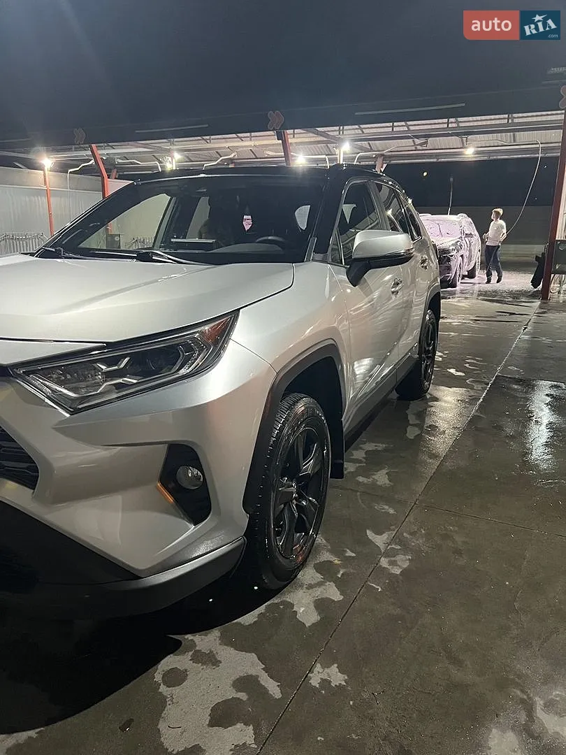 2020 Toyota RAV 4 - мініатюра 5