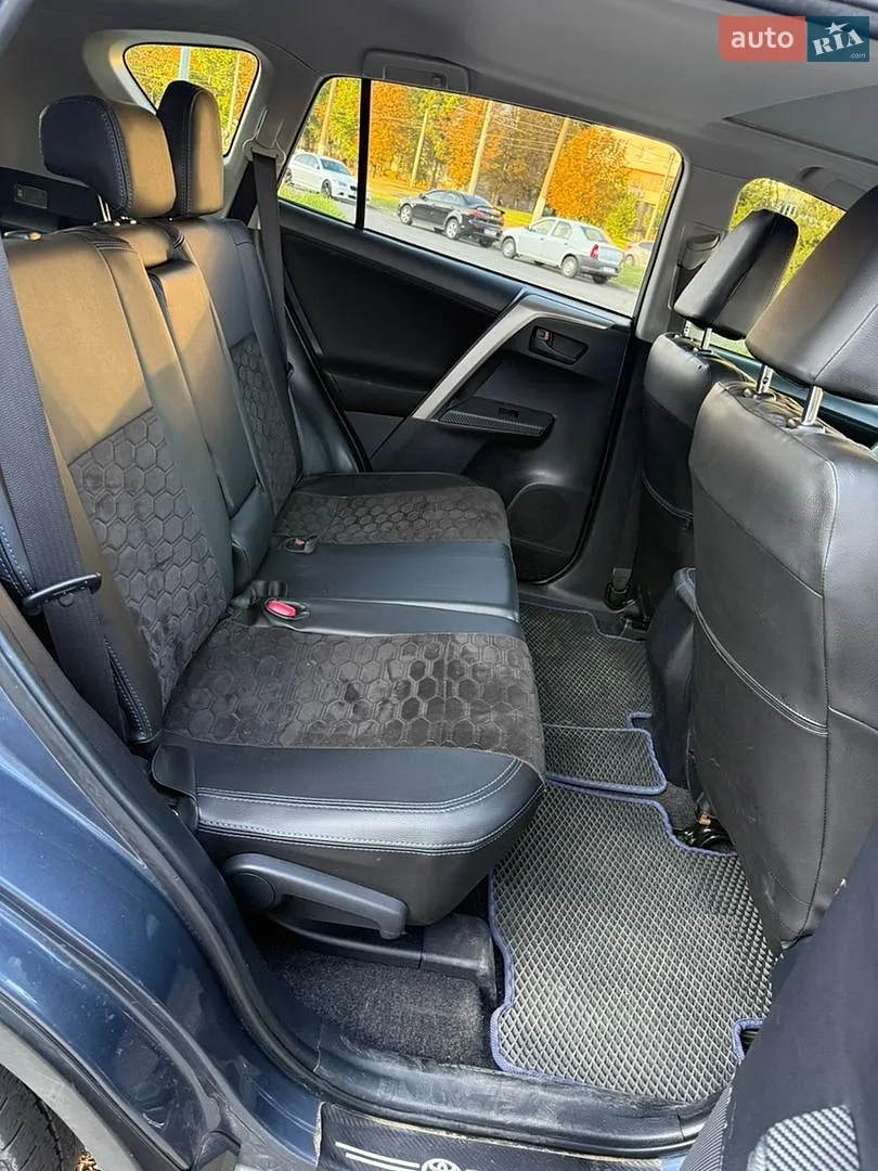 2013 Toyota RAV 4 - мініатюра 8