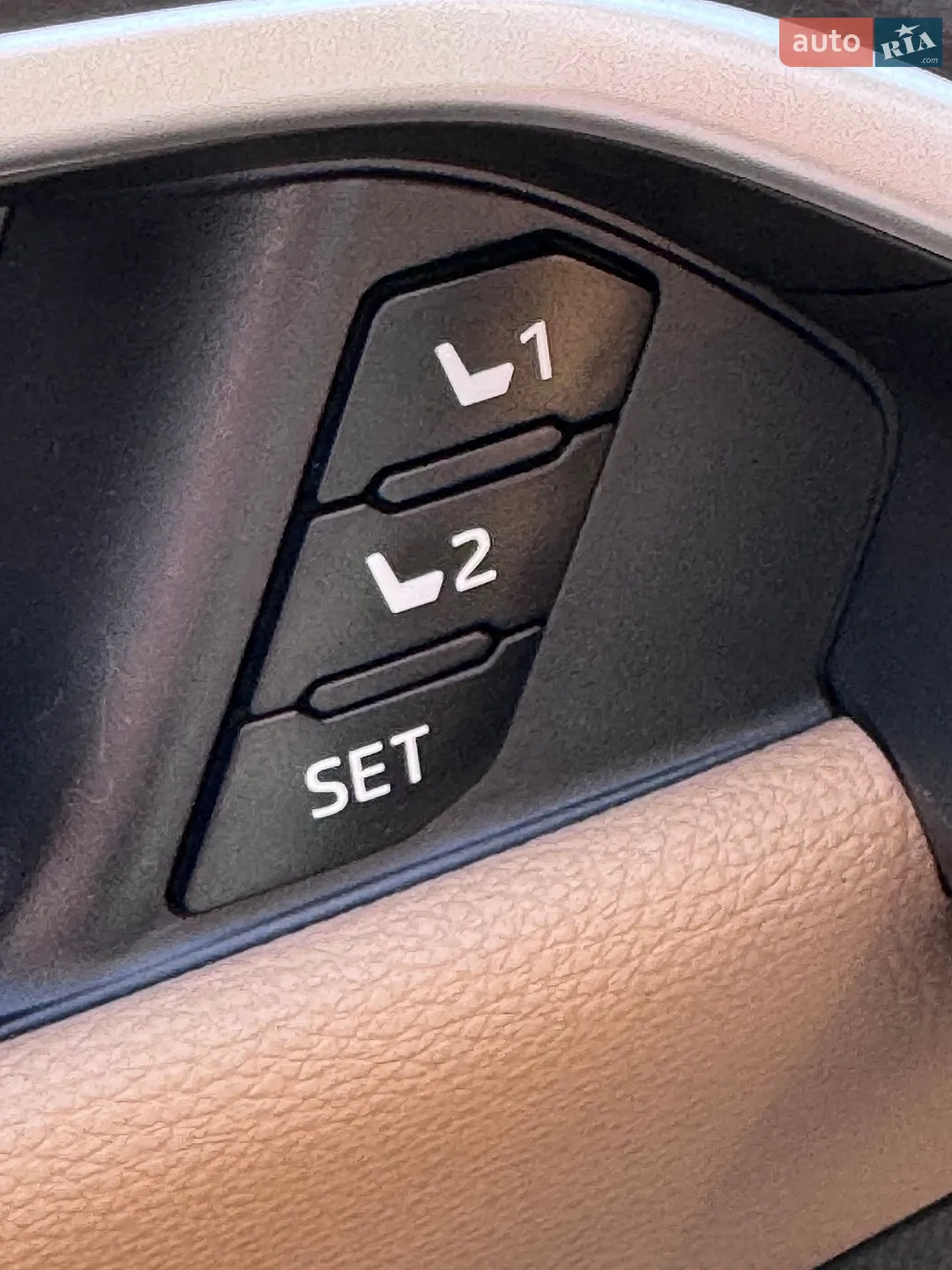 2020 Toyota RAV 4 - мініатюра 25