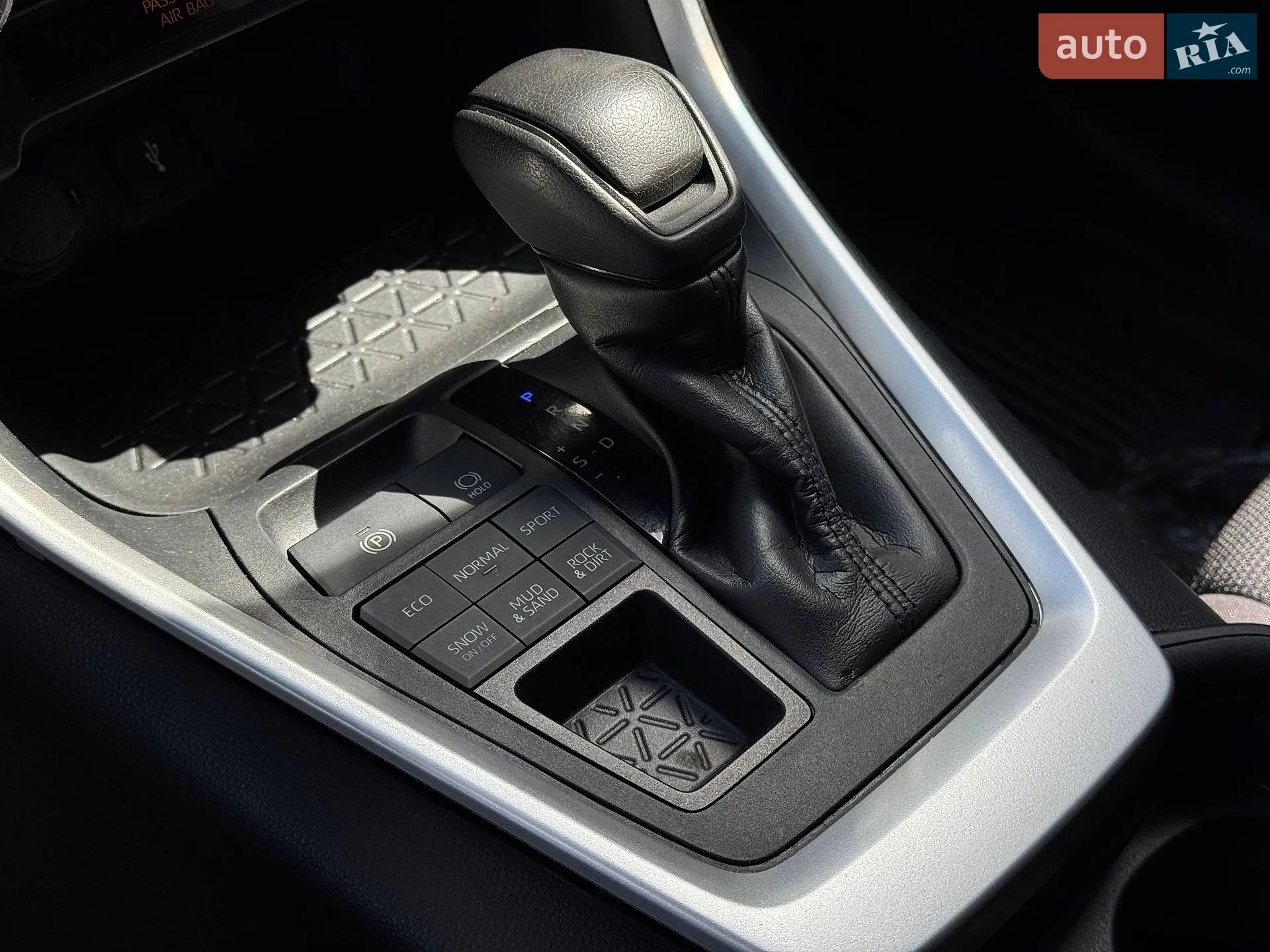 2021 Toyota RAV 4 - мініатюра 29