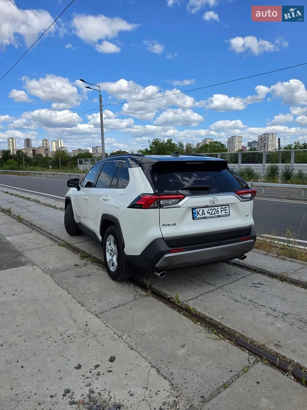 2020 Toyota RAV 4 - мініатюра 13