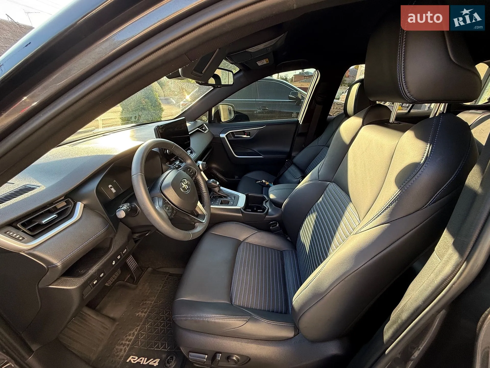 2024 Toyota RAV 4 - мініатюра 4