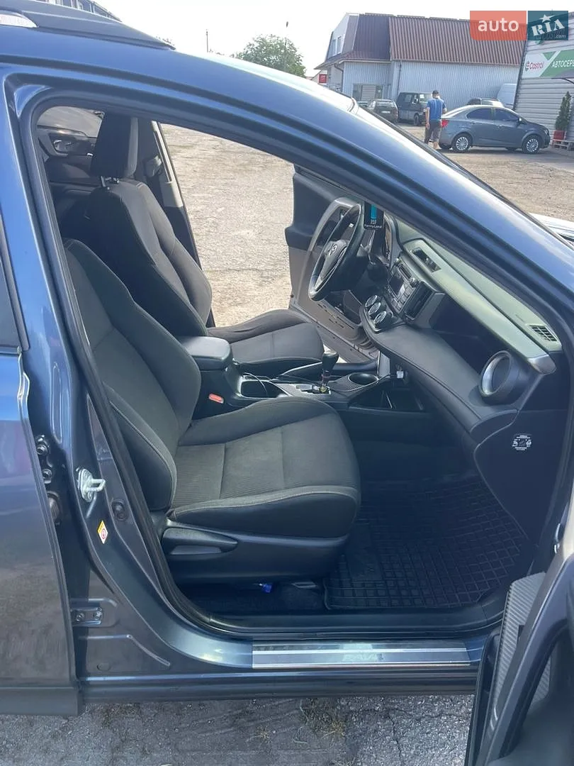 2014 Toyota RAV 4 - мініатюра 9