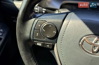 Внедорожник / Кроссовер Toyota RAV4 2017 в Шептицькому
