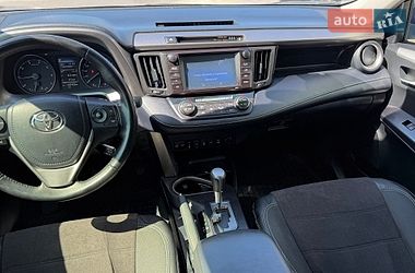 Внедорожник / Кроссовер Toyota RAV4 2017 в Шептицькому
