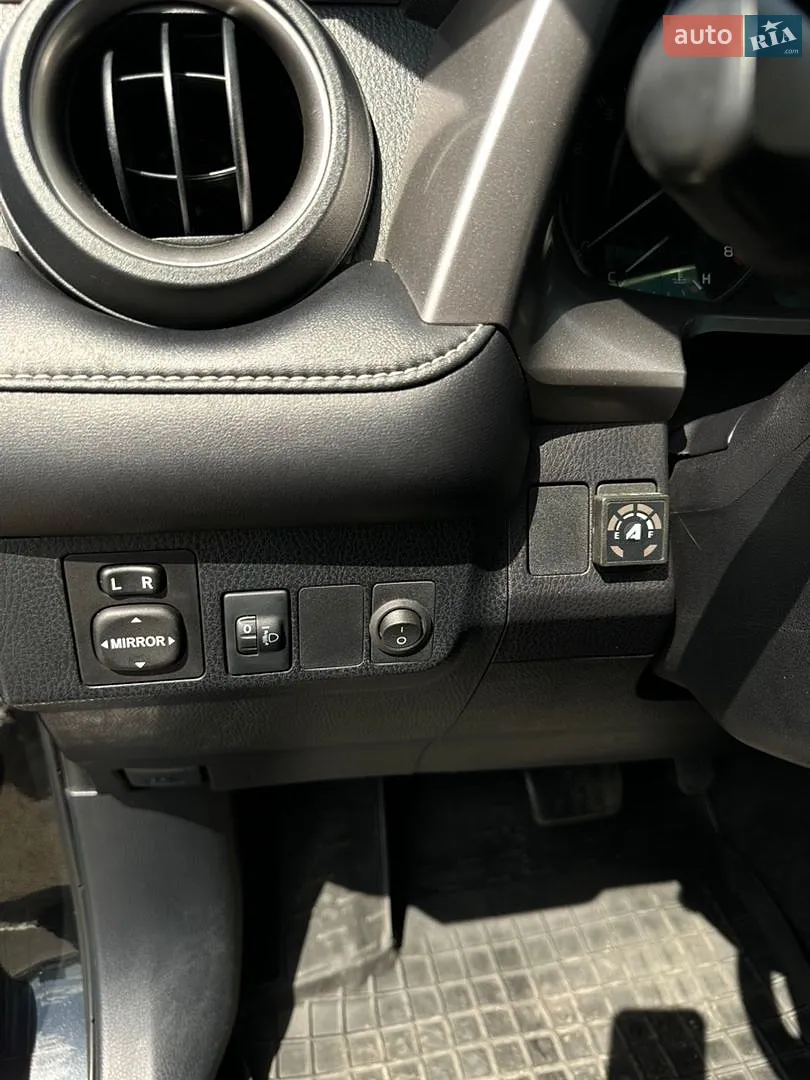 2017 Toyota RAV 4 - мініатюра 16