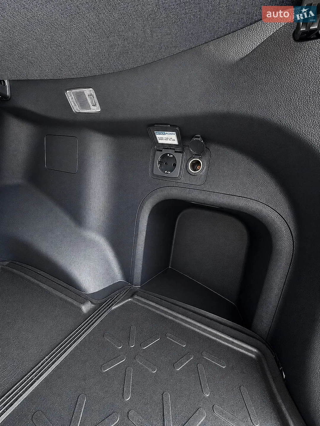 2021 Toyota RAV 4 - мініатюра 22