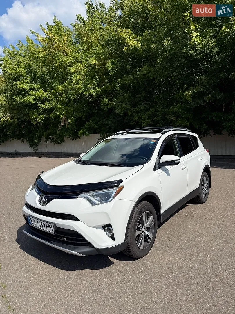 2016 Toyota RAV 4 - фото 1