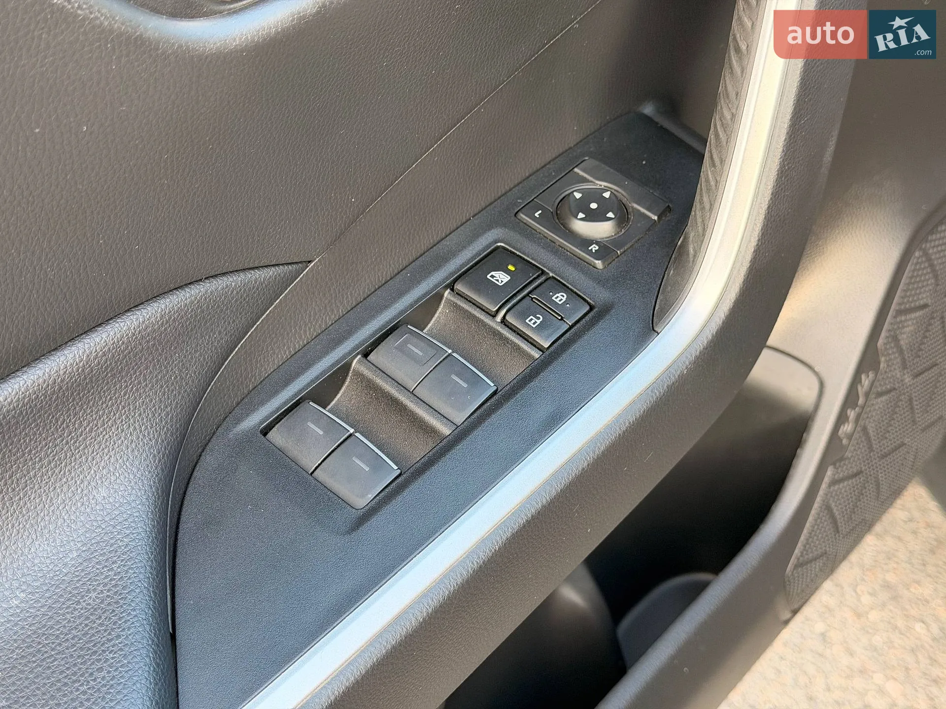 2023 Toyota RAV 4 - мініатюра 44