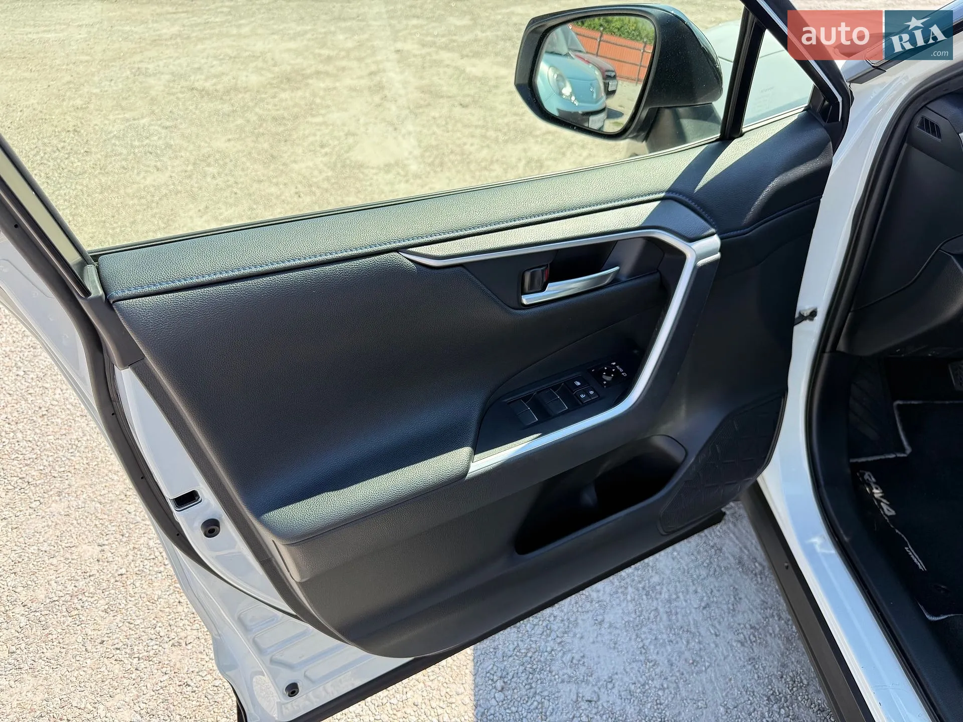2019 Toyota RAV 4 - мініатюра 8