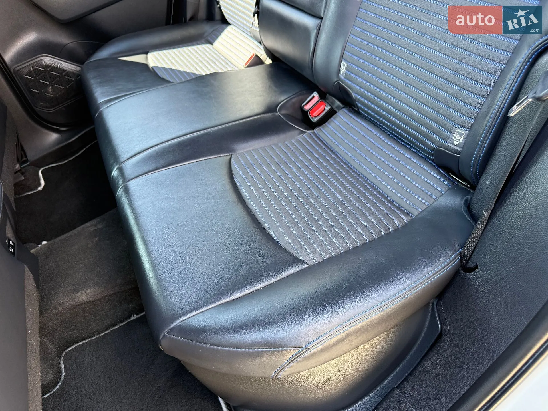 2019 Toyota RAV 4 - мініатюра 14