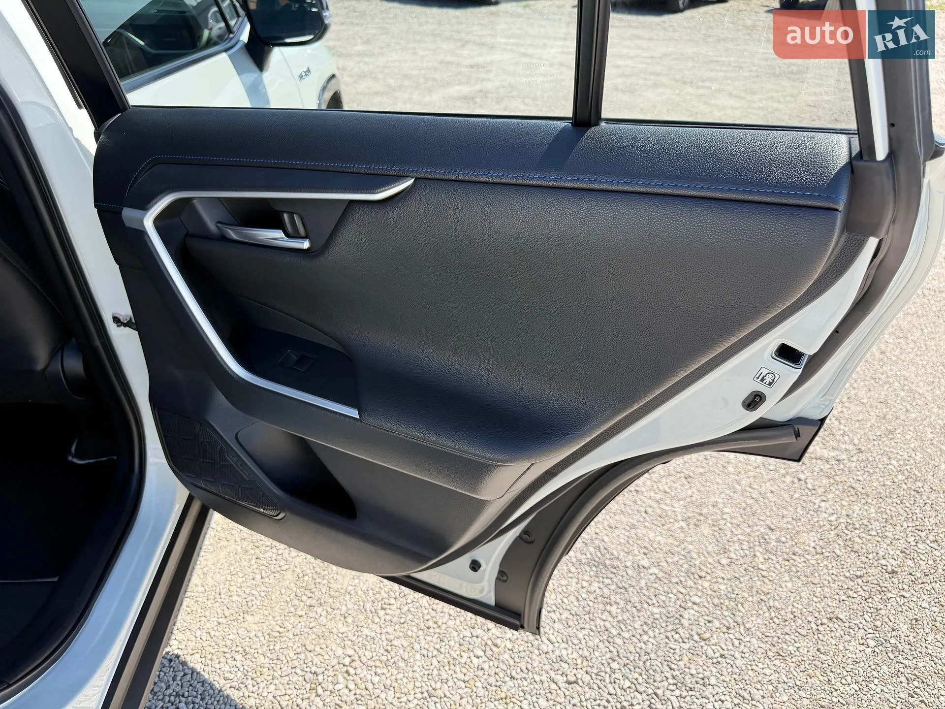 2019 Toyota RAV 4 - мініатюра 17