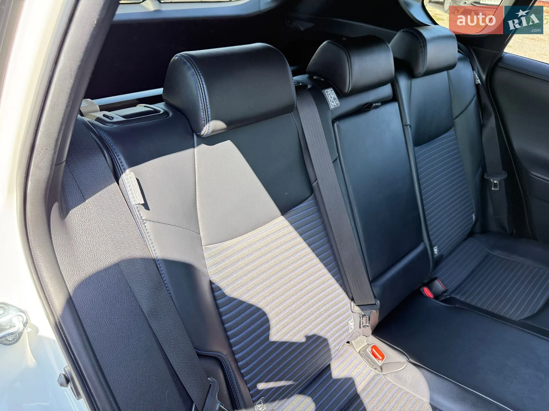 2019 Toyota RAV 4 - мініатюра 18