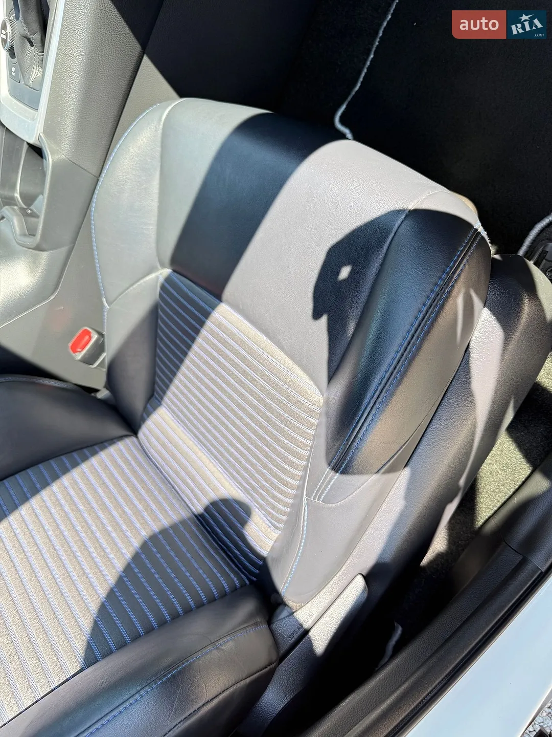 2019 Toyota RAV 4 - мініатюра 23