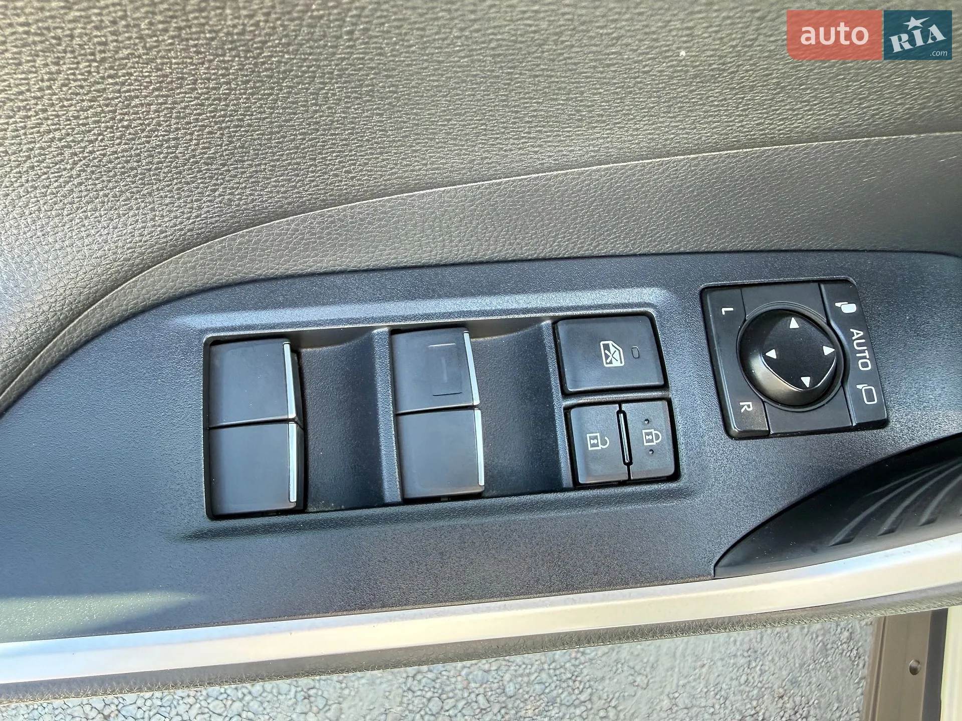 2019 Toyota RAV 4 - мініатюра 24
