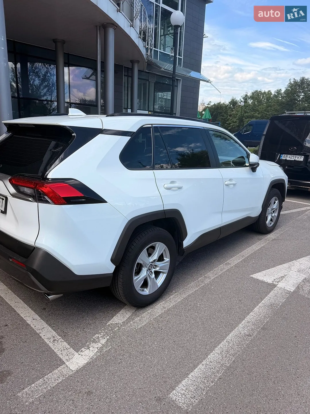 2020 Toyota RAV 4 - мініатюра 2