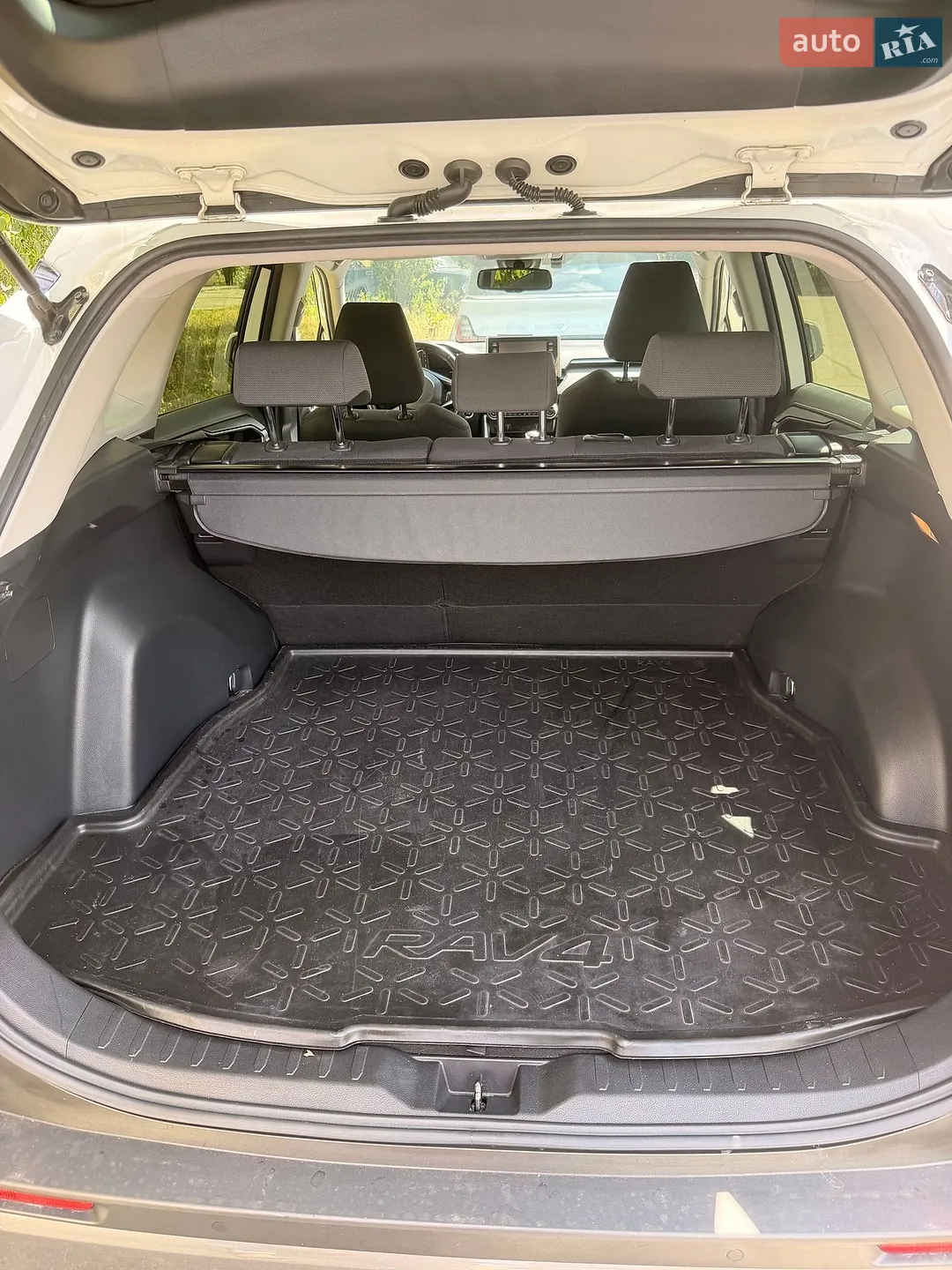 2020 Toyota RAV 4 - мініатюра 6