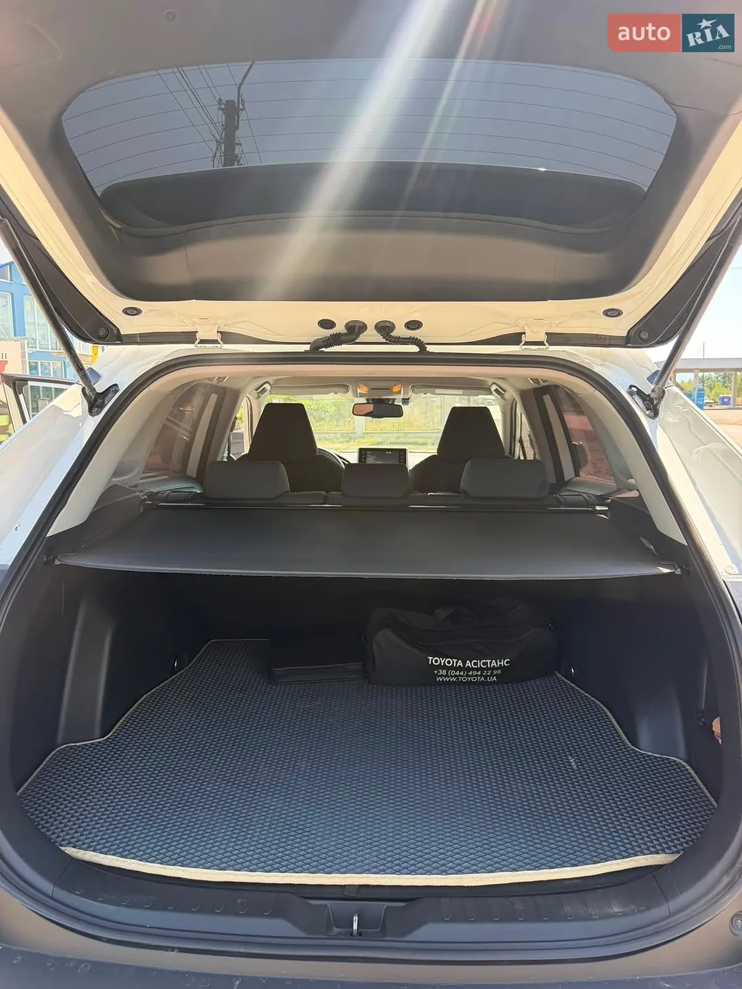 2021 Toyota RAV 4 - мініатюра 8
