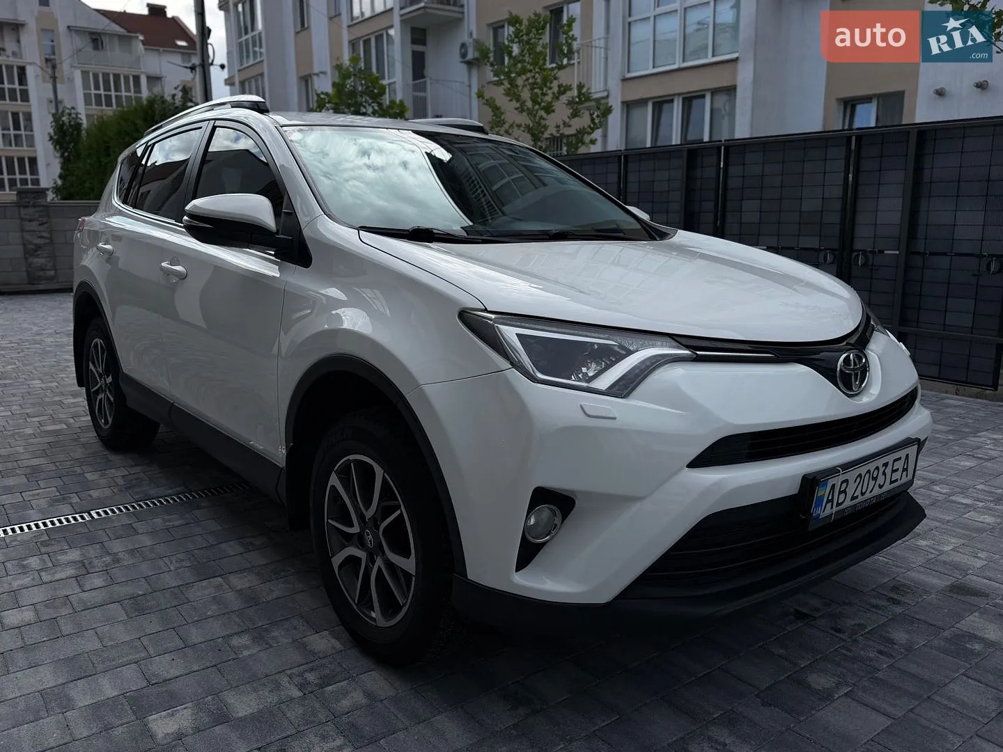 2018 Toyota RAV 4 - мініатюра 3