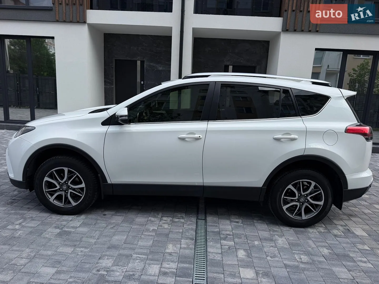 2018 Toyota RAV 4 - мініатюра 9