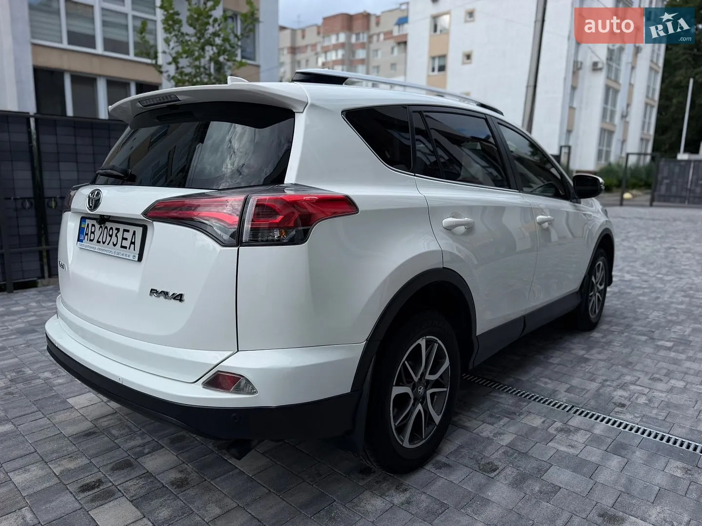 2018 Toyota RAV 4 - мініатюра 11