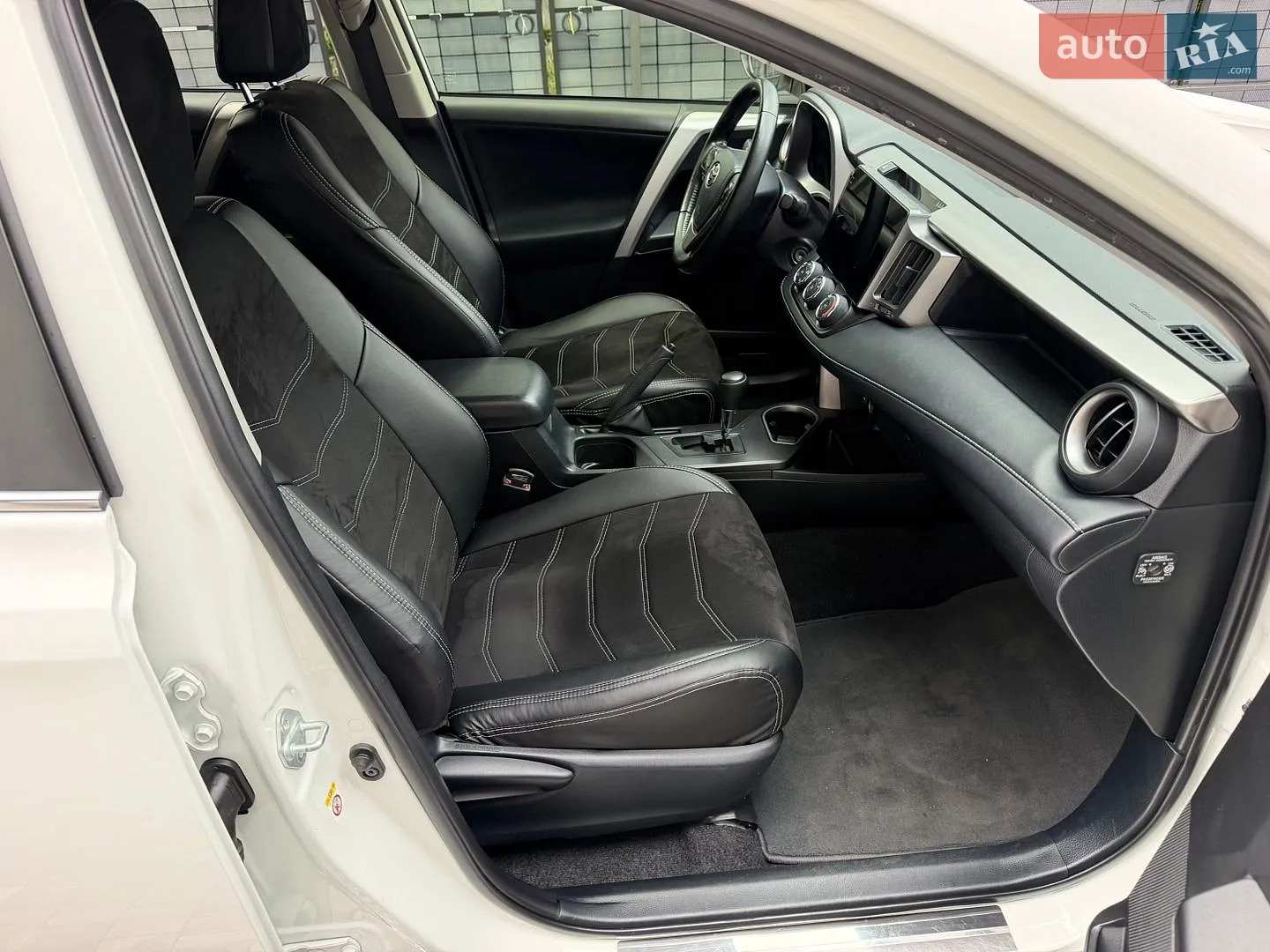 2018 Toyota RAV 4 - мініатюра 29