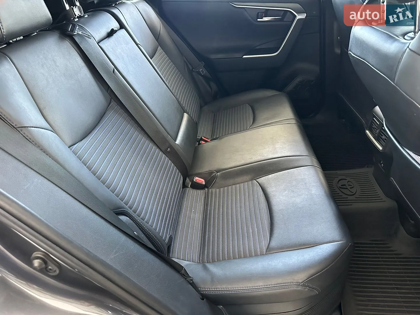 2021 Toyota RAV 4 - мініатюра 22