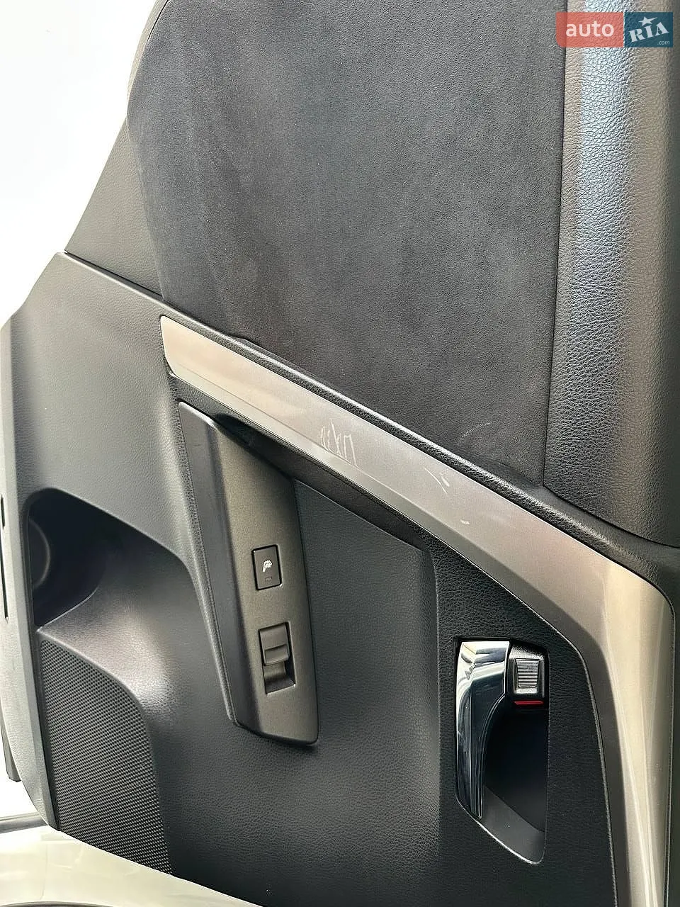 2018 Toyota RAV 4 - мініатюра 12